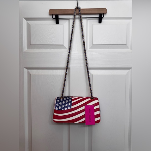 NWT🇺🇸Betsey Johnson American Flag Faux Leather Convertible Shoulder/Crossbody - Picture 11 of 12